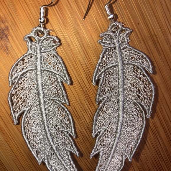 Embroidered Lace Feather Earrings - Picture 2 of 3